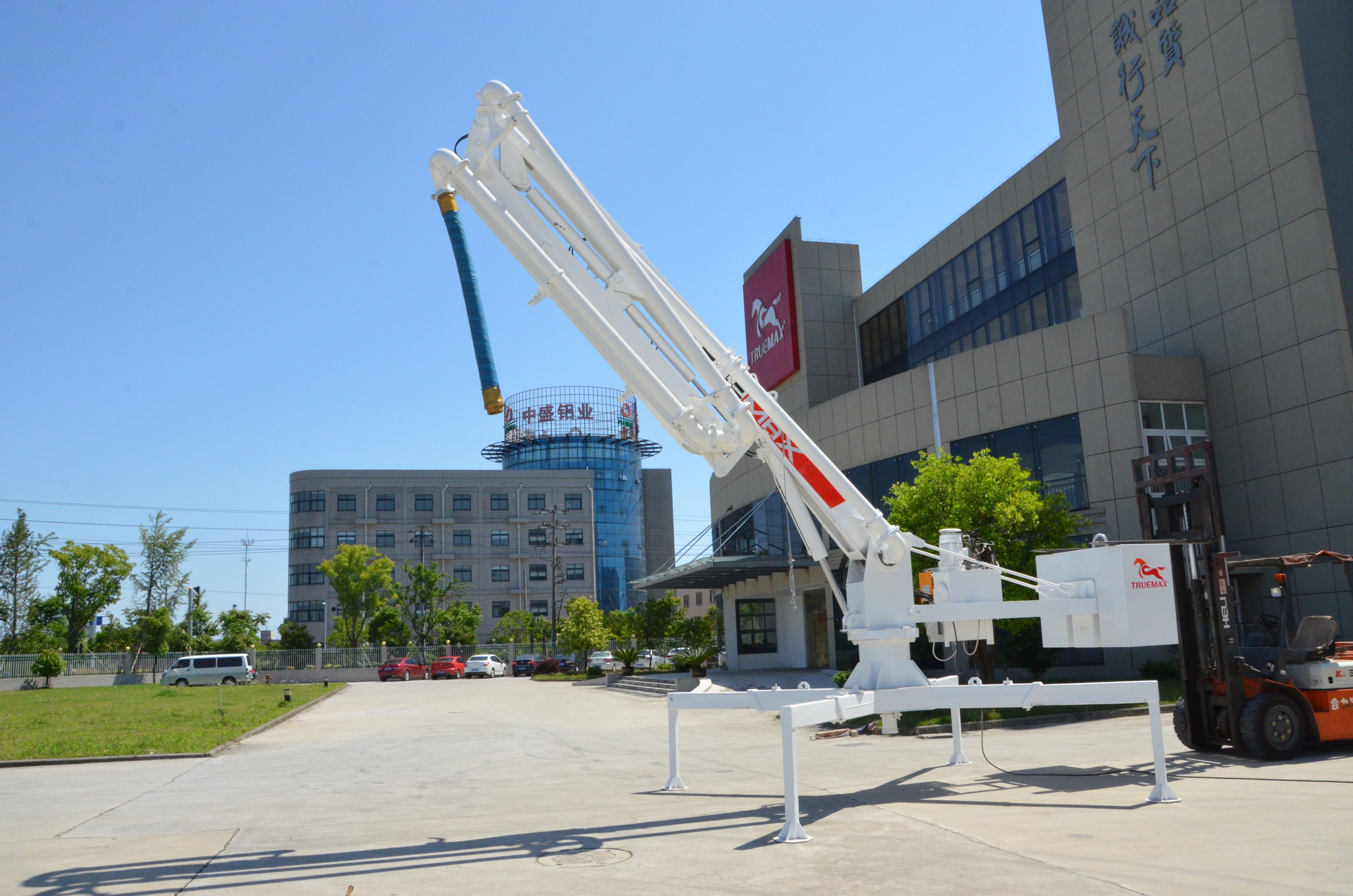 移動液壓布料機(jī) 移動液壓布料機(jī)