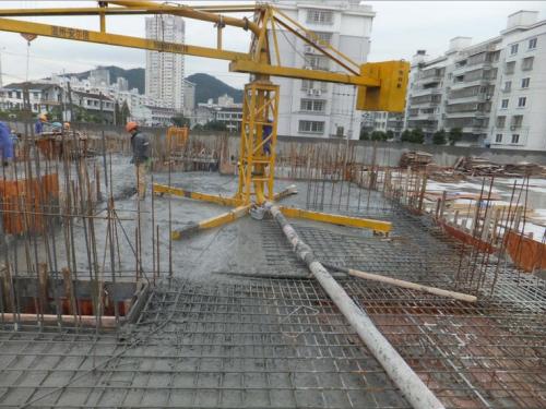 手動布料機(jī) 手動布料機(jī)